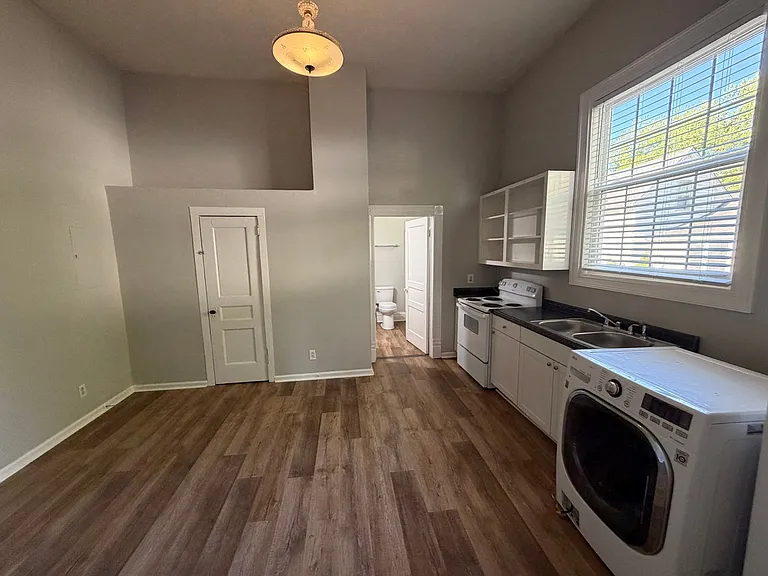 335 E Burton St — Photo 7