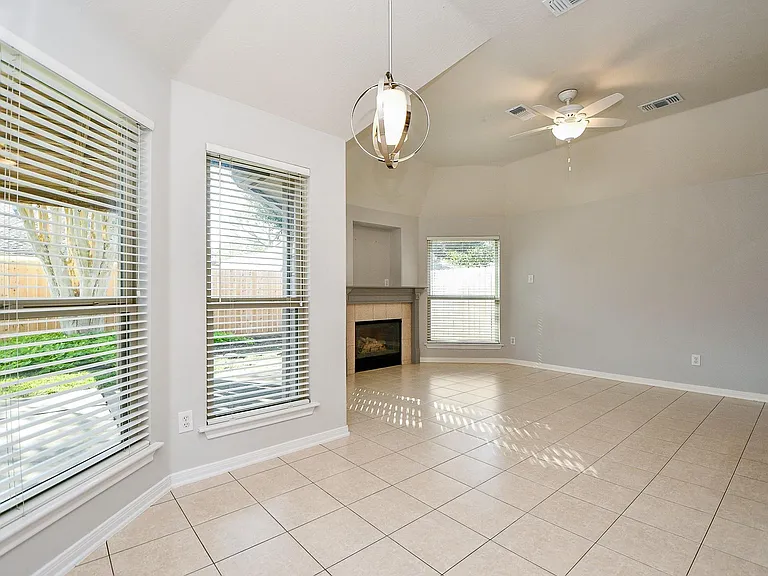 1816 Oak Lodge Dr — Photo 12