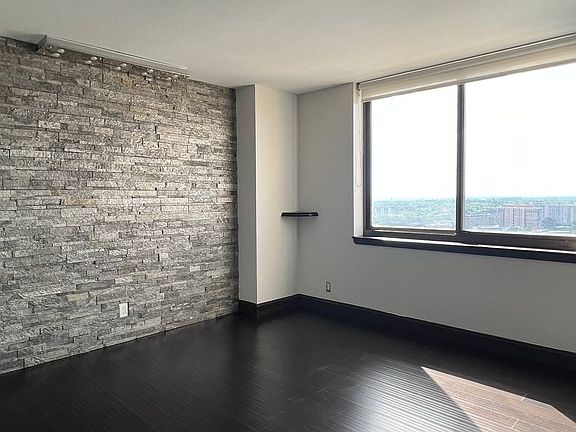 4th image of 5501 Seminary Rd APT 2405