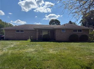 683 Robinson Rd, Campbell, OH 44405