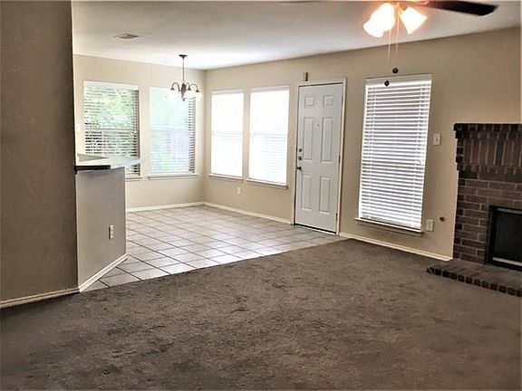 5th image of 752 Texas Oak Trl