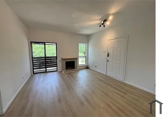 1503 N Garrett Ave #202 — Photo 3