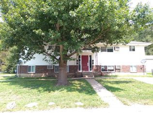 400 Dewey St, Grandview, MO 64030