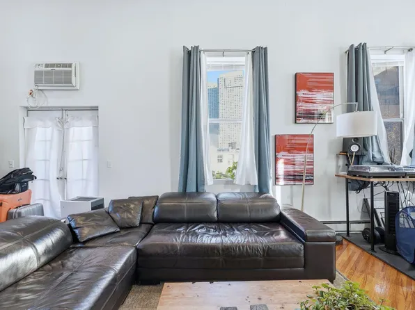 174 Grand Street image 5 of 28