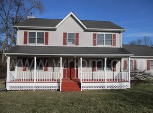 1 Sean Ct, Rock Tavern, NY 12575