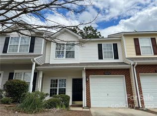 15573 Stronvar House Ln, Charlotte, NC 28277