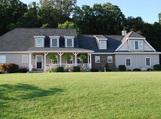 79 Willis Dr, Mill Hall, PA 17751