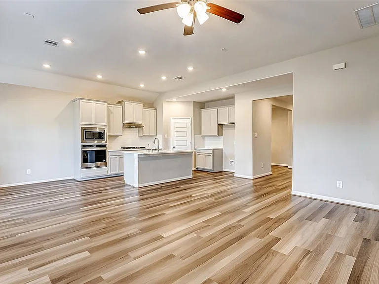 2165 Woodland Pine Dr — Photo 30