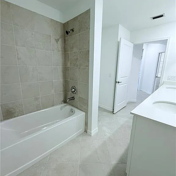 14161 Heritage Landing Blvd #1118 — Photo 19