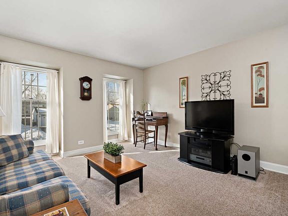 5th image of 689 Sand Creek Dr