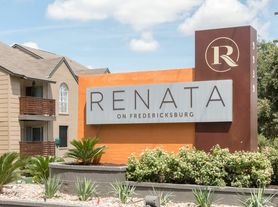 Renata on Fredericksburg