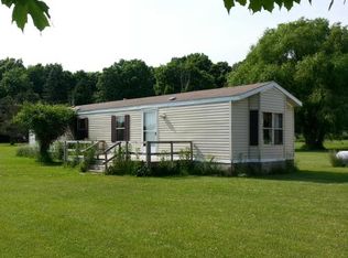 10175 E Muskrat Rd, Carson City, MI 48811