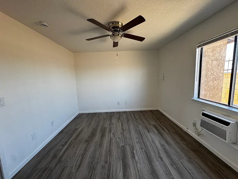 Sunrise Apartments — Photo 7