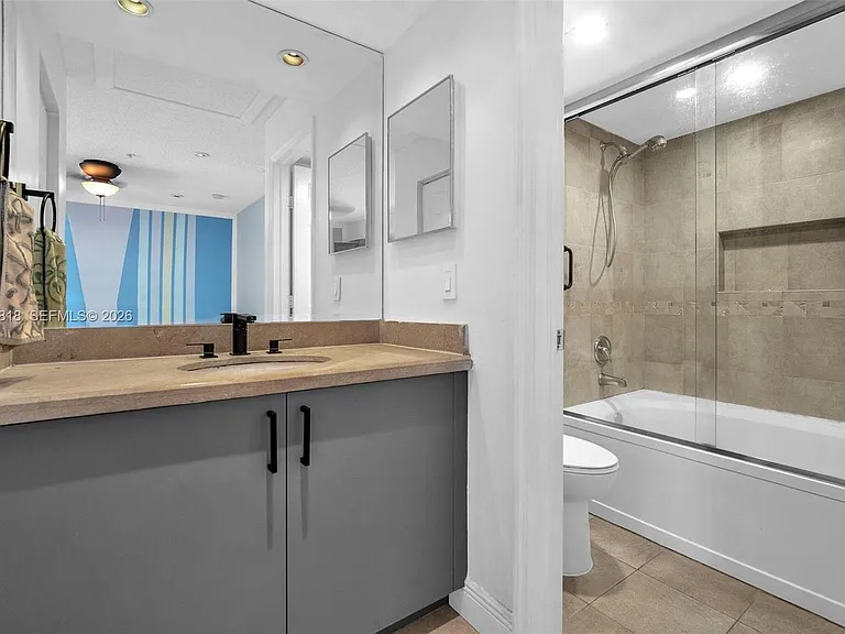 2845 NE 185th St #903 — Photo 18