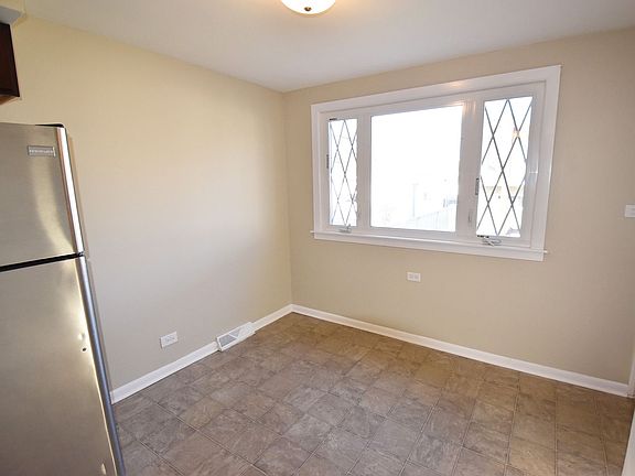 3rd image of 5126 S Mulligan Ave