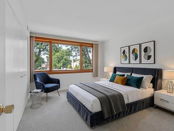 4th image of 5915 W Gunnison St APT 3E