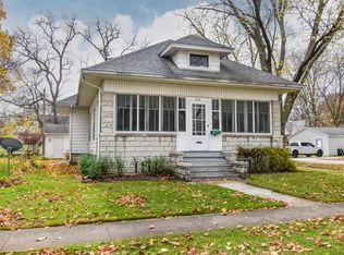 402 E Elmwood St, Pontiac, IL 61764