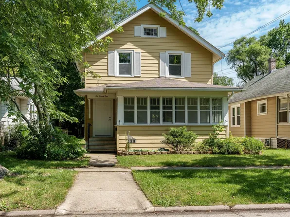 621 Cottage Grove Ave, Rockford, IL 61103