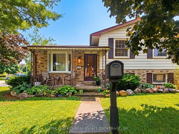 3rd image of 1 Vanier Pl