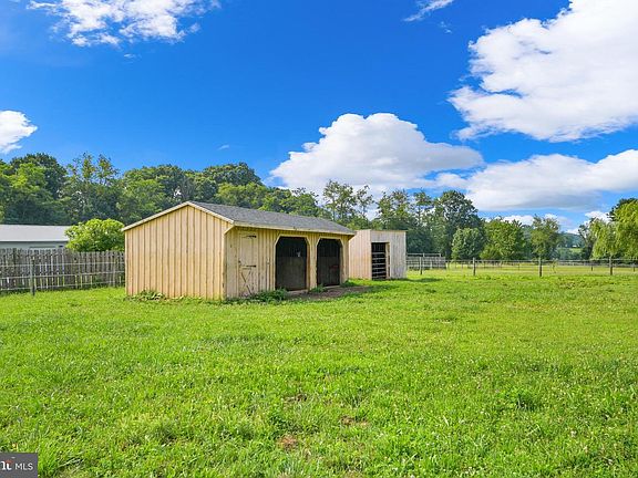 2nd image of 11717 Pleasant Walk Rd