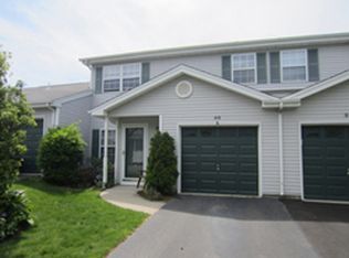 40 Biltmore Cir, Huntington Station, NY 11746