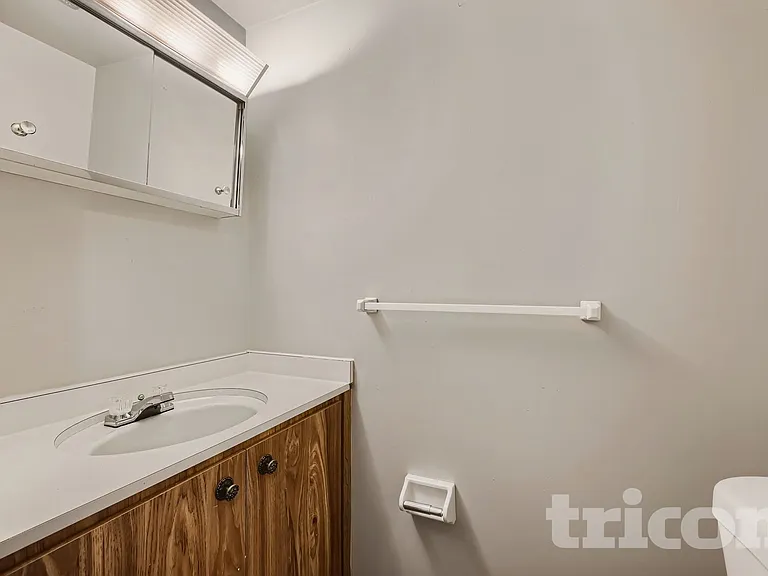 1103 Riverboat Ct — Photo 9
