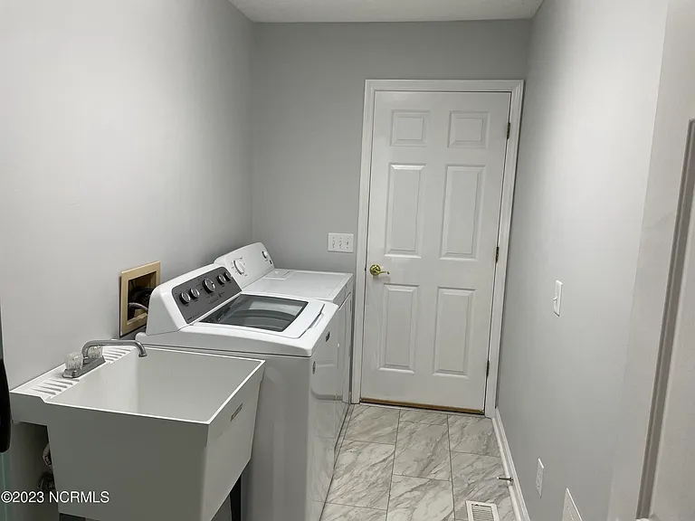 55 Salem Dr — Photo 10