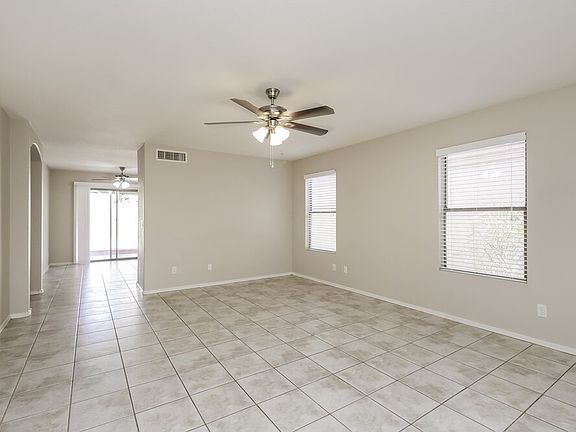 5th image of 10920 E Clovis Ave