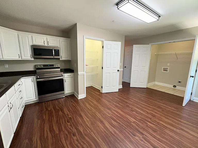 1126 Maple Tree Ln — Photo 11