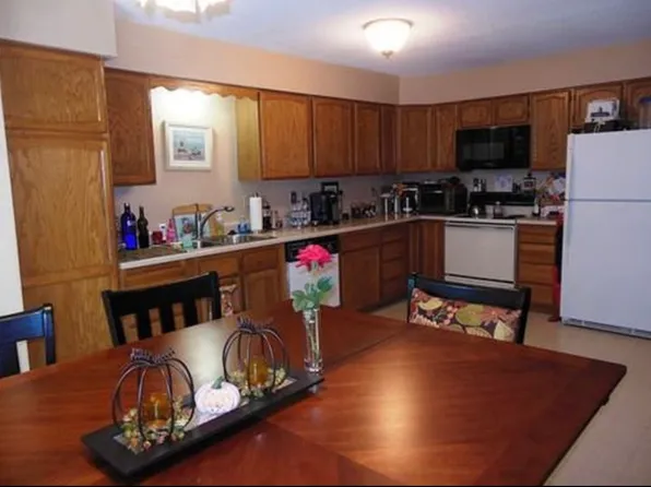 1 Lina Ln Unit 1, West Springfield, MA 01089