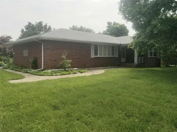 724 Berkshire Blvd, East Alton, IL 62024