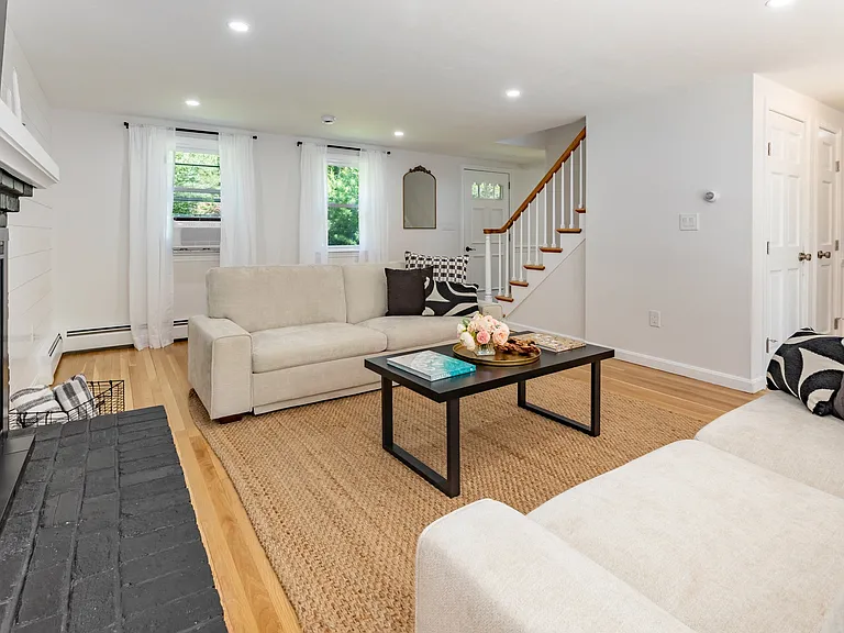 549 S Orleans Rd — Photo 17