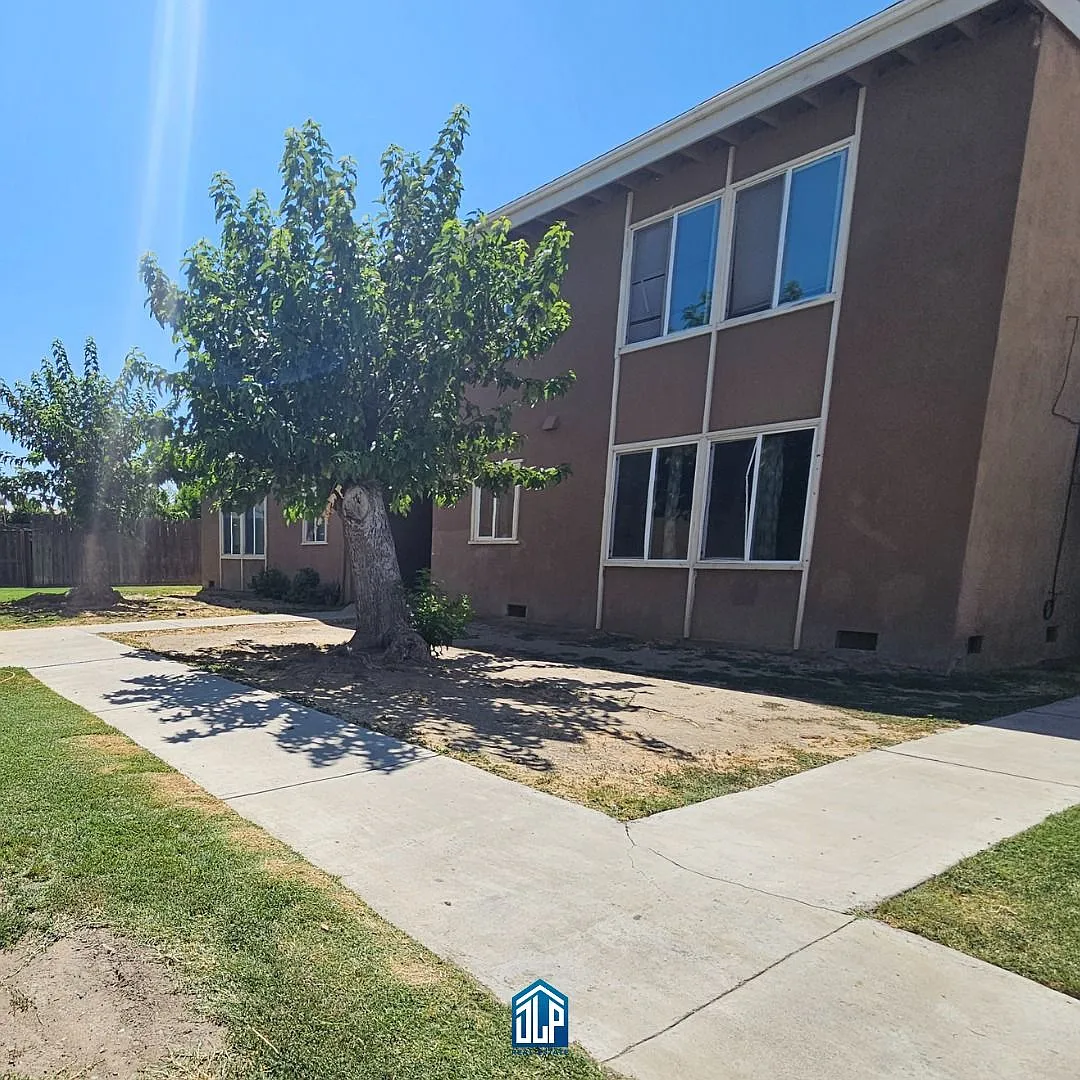 728 Illinois Avenue Units — Photo 1