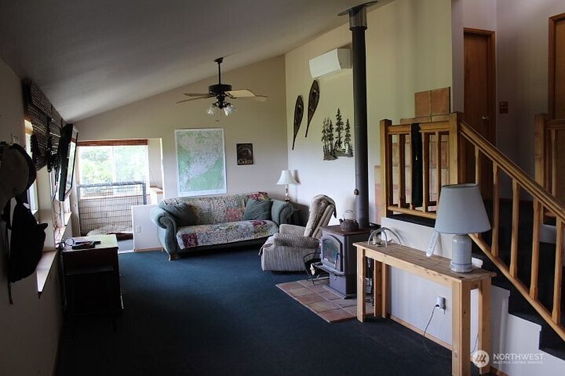 2nd image of 302 Davies Road
