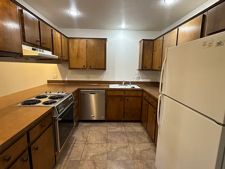 417 Innsdale Ter — Photo 29