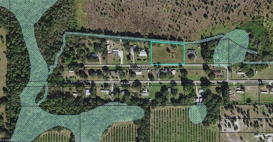 2nd image of 1418 East Dr