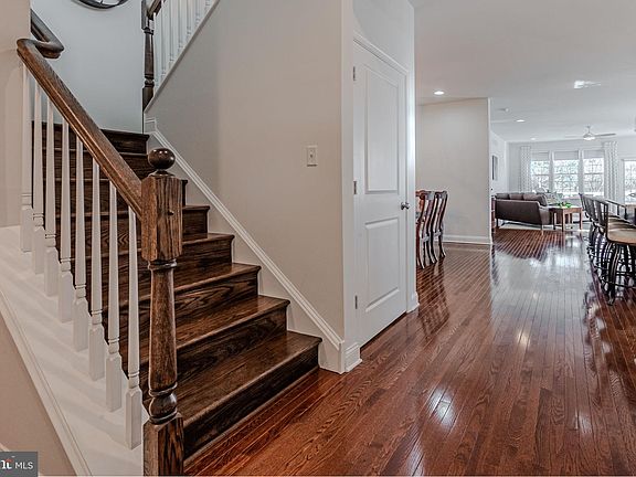 4th image of 147 Westhampton Dr