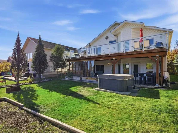 5 W Riverview Ct, Cochrane, AB T4C 1K6