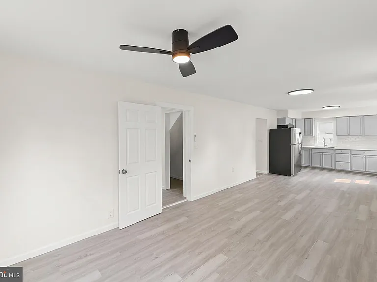 2141 Valley Ave — Photo 11