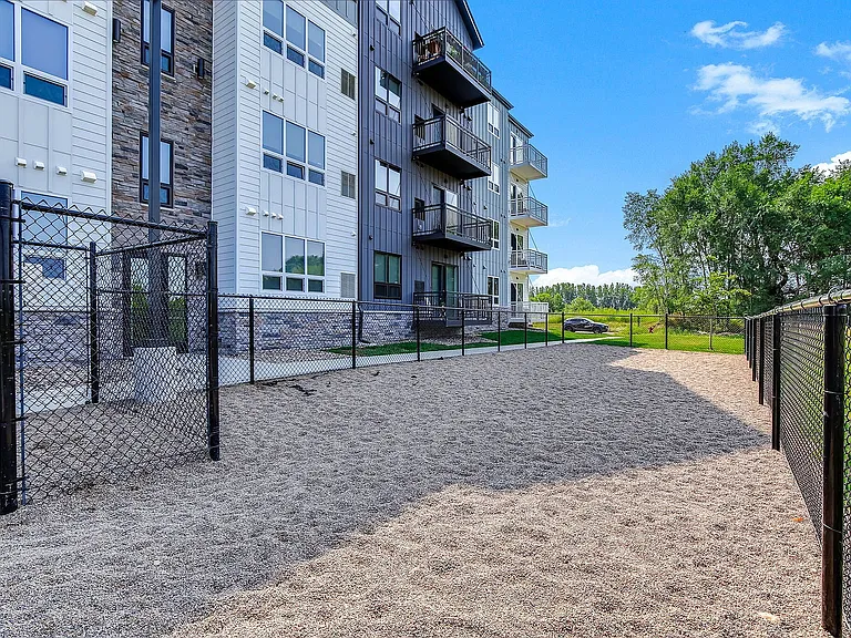 73-web-or-mls-21405-Dushane-Pkwy-73