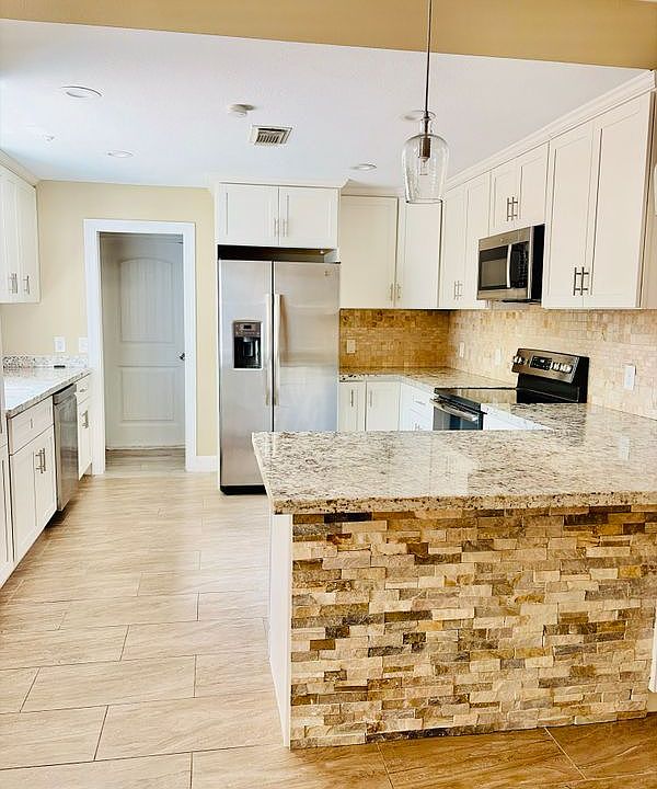 2nd image of 15193 Kimberley Ct