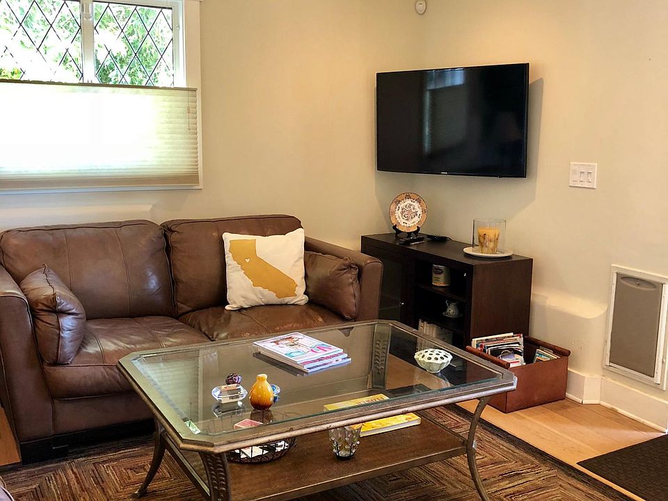 living room with Apple TV, internet