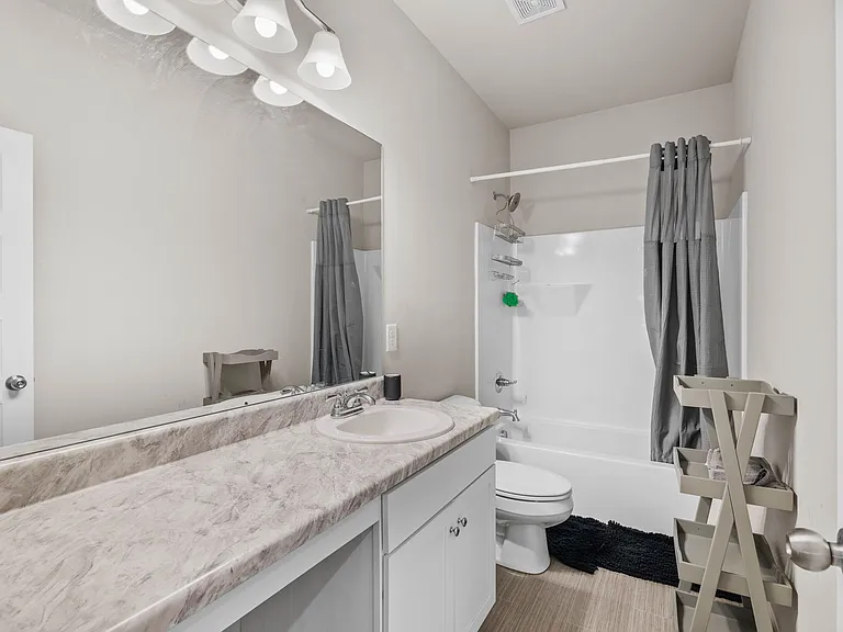 1518 Valley Brook Dr SW — Photo 21