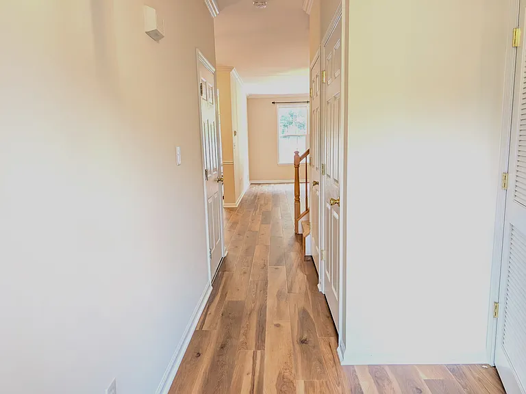 21 York Rd — Photo 2