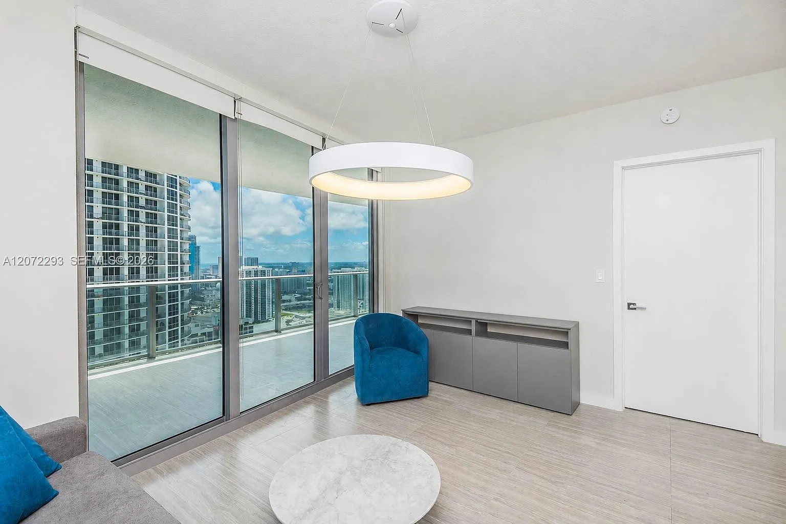 Aria On The Bay Condo — Photo 2