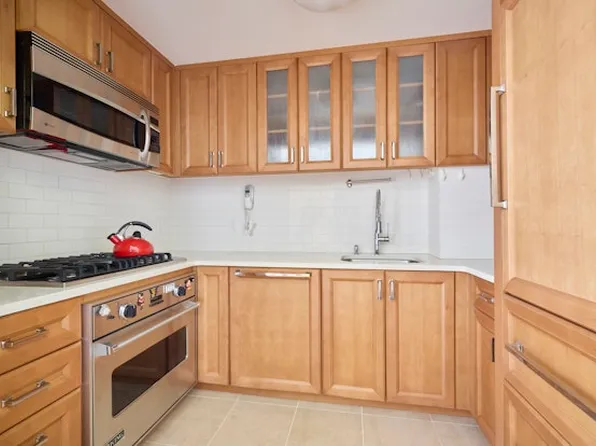 205 East 85th Street image 2 of 9