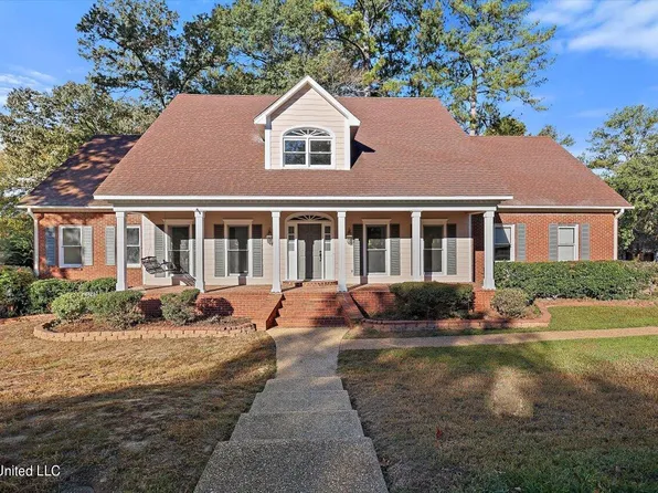 300 Monterey Dr, Clinton, MS 39056