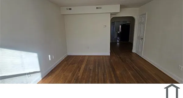2 bed, 1000 sqft, $2,400 — Photo 4