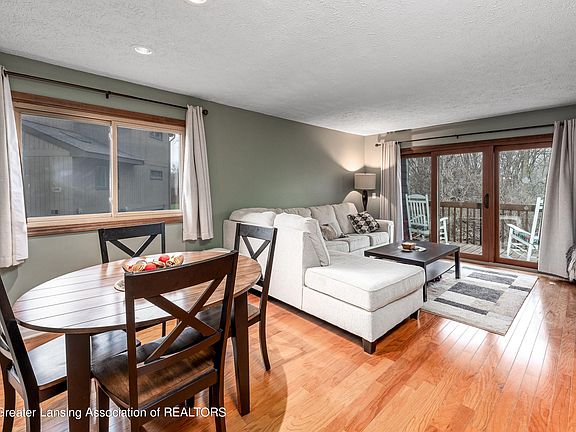 5th image of 5447 Wild Oak Dr