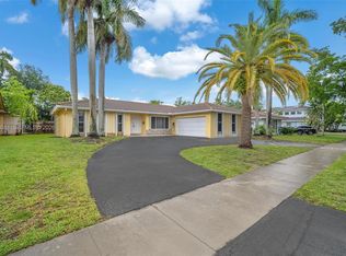 3441 N Hills Dr, Hollywood, FL 33021